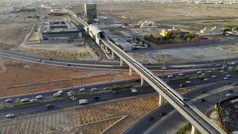 🇸🇦 بدء المرحلة الرابعة من برنامج محاور الطرق في الرياض لخدمة 950 ألف مركبة يوميًا