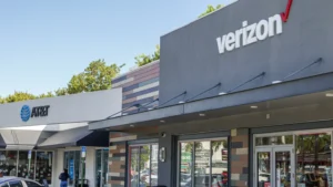 🇺🇸 المحكمة العليا تؤيد غرامات لجنة الاتصالات ضد AT&T وVerizon